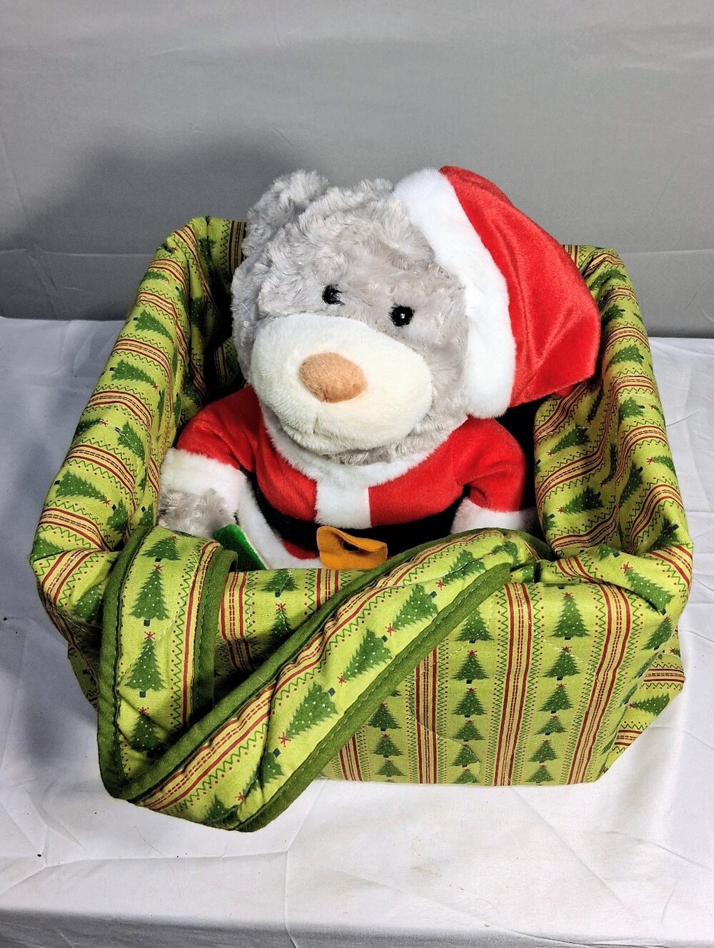 Better Homes Bag..Longaberger Basket Cuddle Barn Animated Story-Telling Bear